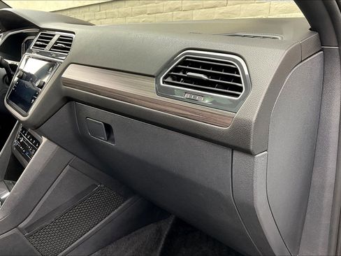 Certified 2024 Volkswagen Tiguan SEL R-Line image 16