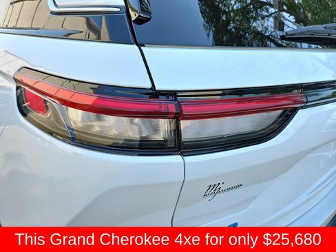 Used 2024 Jeep Grand Cherokee Limited 4xe AWD/4WD image 20