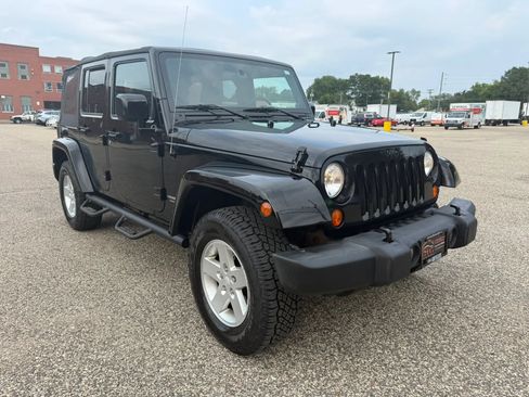 Used 2007 Jeep Wrangler Unlimited Sahara AWD/4WD image 5