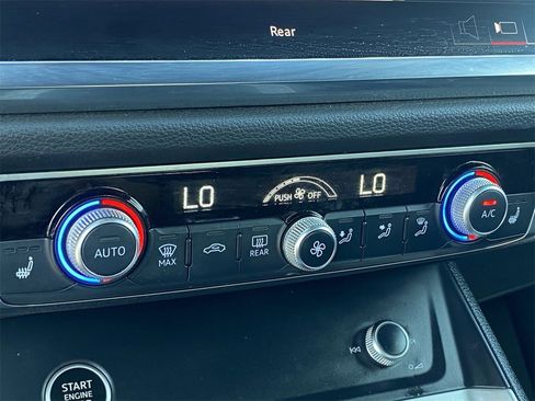 Used 2023 Audi Q3 2.0T Premium image 25