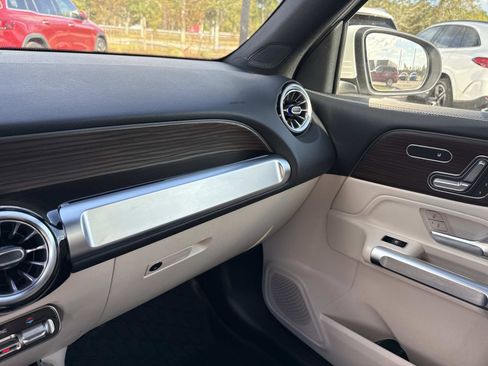 Used 2025 Mercedes-Benz GLB 250 GLB 250 image 24