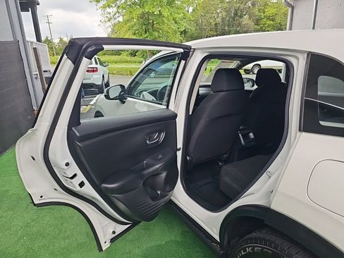 Used 2024 Honda HR-V LX image 34