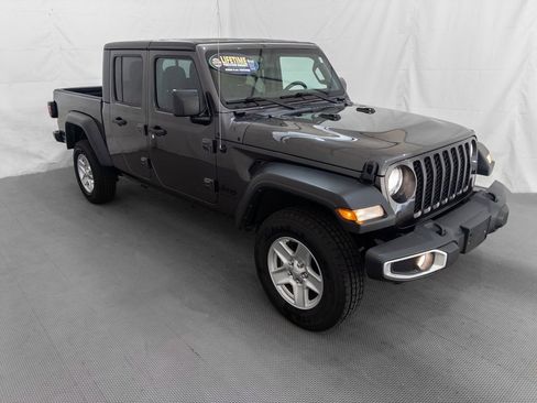 Used 2023 Jeep Gladiator Sport image 10