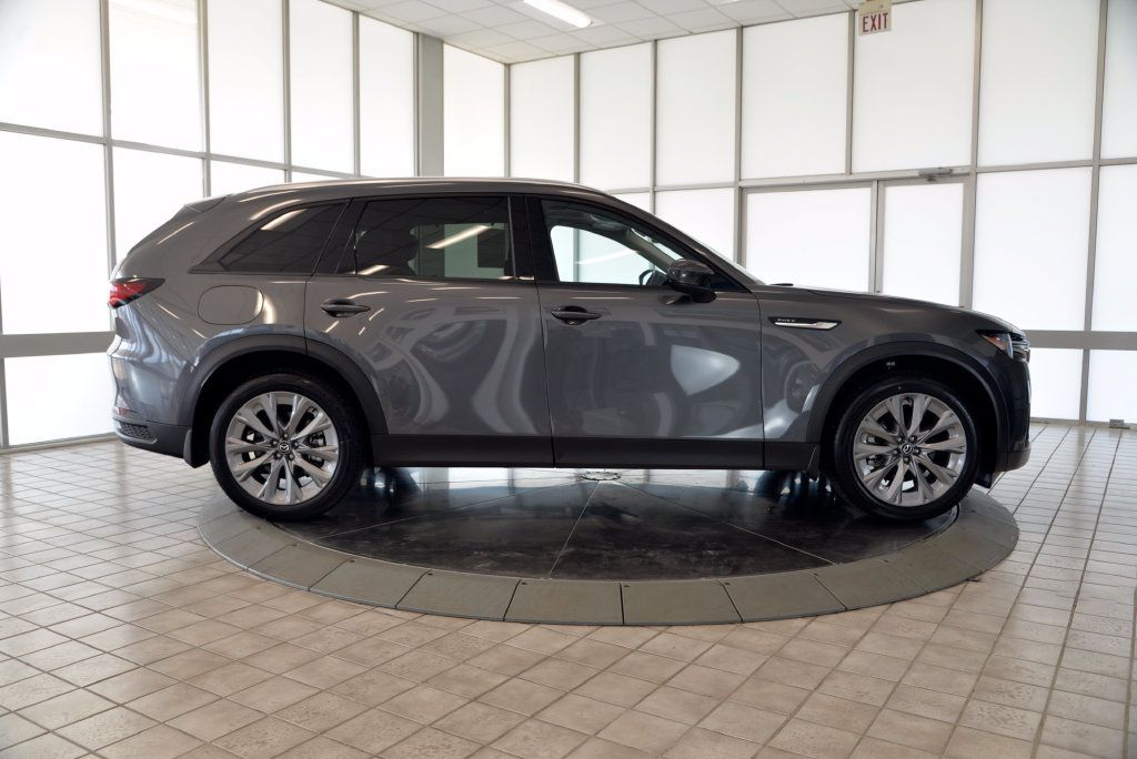 Certified 2026 MAZDA CX-90 Plug-In Hybrid w/ Preferred AWD/4WD image 9