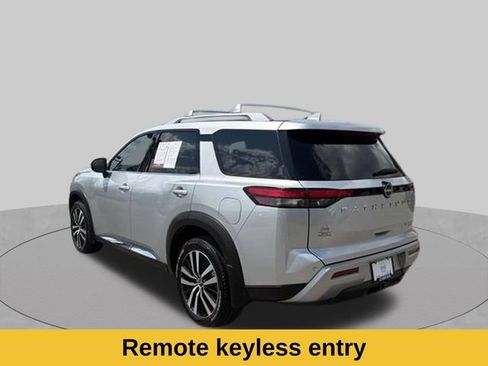 Used 2025 Nissan Pathfinder Platinum w/ Cargo Package AWD/4WD image 12