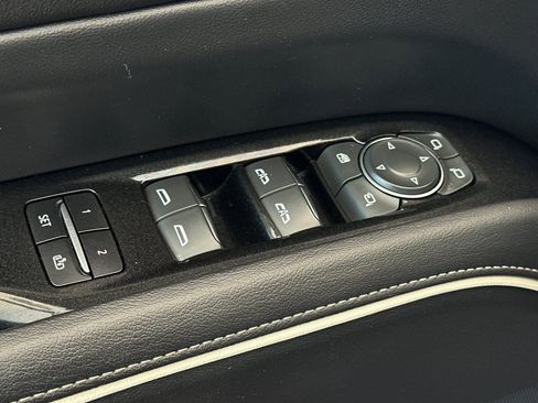 Used 2023 Cadillac Escalade Premium Luxury RWD image 12