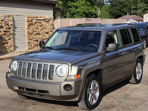 Used 2008 Jeep Patriot Sport FWD image 3