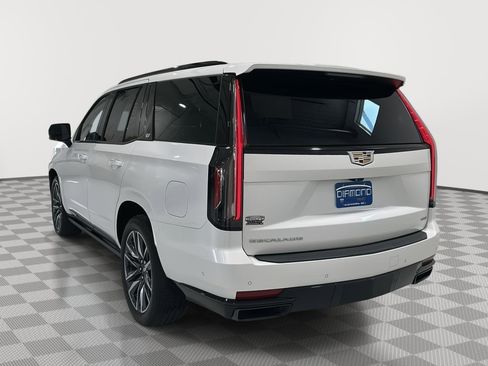 Used 2023 Cadillac Escalade Sport Platinum AWD/4WD image 3