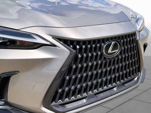Used 2024 Lexus NX 250 FWD w/ Towing Package (2000 Lbs) image 27