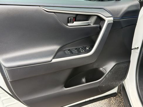 Used 2023 Toyota RAV4 XSE AWD/4WD image 14