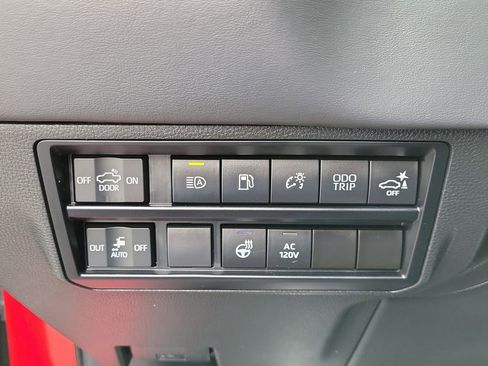 Used 2023 Toyota Tundra Platinum AWD/4WD image 27