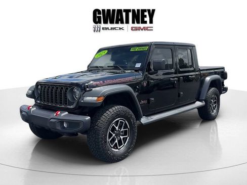 Used 2025 Jeep Gladiator Rubicon w/ Convenience Group AWD/4WD image 3
