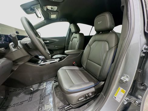 Certified 2025 Buick Envista Sport Touring w/ Convenience I Package FWD image 20