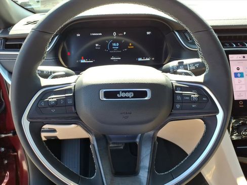 New 2025 Jeep Grand Cherokee Limited w/ Luxury Tech Group II image 11