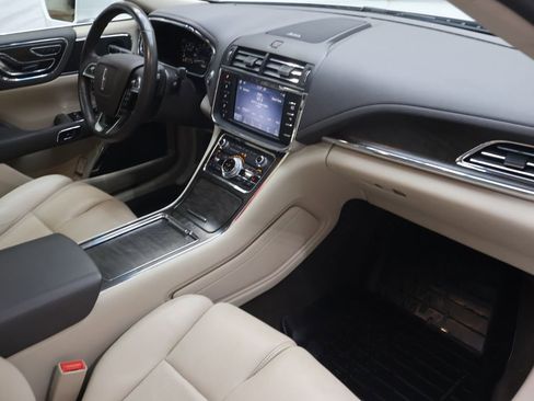 Used 2020 Lincoln Continental AWD w/ Premium Package image 10