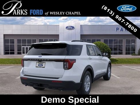 New 2026 Ford Explorer Active RWD image 8