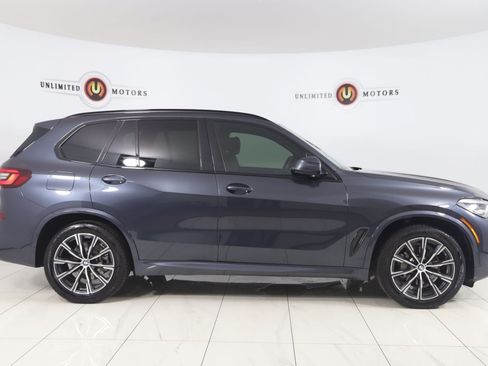 Used 2022 BMW X5 xDrive40i w/ M Sport Package AWD/4WD image 2
