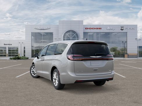 New 2026 Chrysler Pacifica Limited AWD/4WD image 3