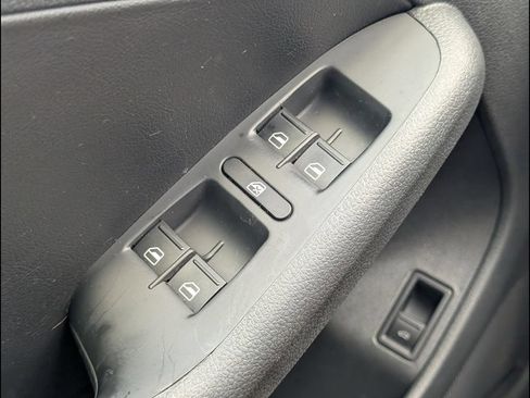 Used 2012 Volkswagen Jetta TDI FWD image 11