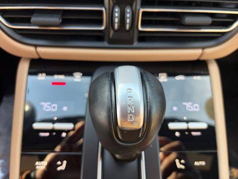 Certified 2024 Porsche Macan S image 25