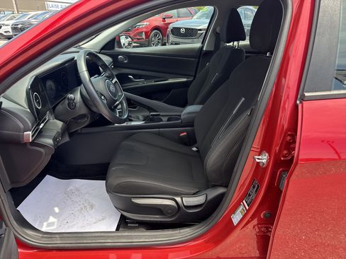 Used 2023 Hyundai Elantra SEL w/ Convenience Package FWD image 16