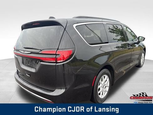 Used 2022 Chrysler Pacifica Touring-L FWD image 8