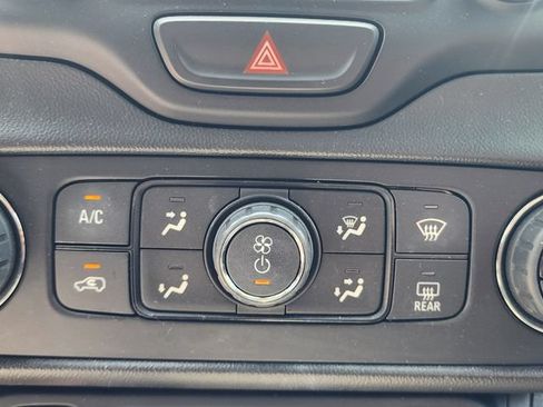 Used 2019 GMC Terrain Denali w/ Advanced Safety Package FWD image 34