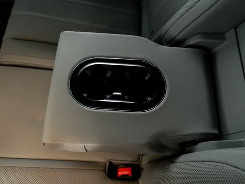 New 2025 Bentley Bentayga Extended Wheelbase image 26