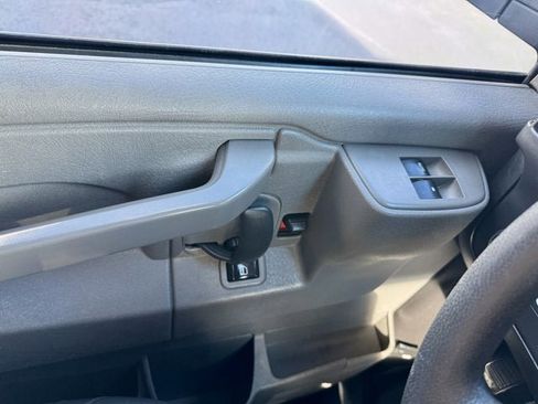 Used 2019 GMC Savana 2500 w/ Driver Convenience Package image 17