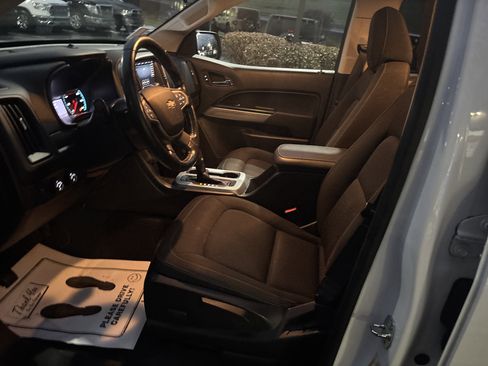 Used 2019 Chevrolet Colorado LT w/ Colorado RST Special Edition image 12