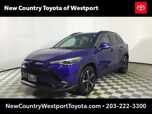 Used 2024 Toyota Corolla Cross XSE image 3