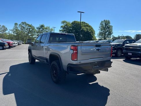 Used 2024 Chevrolet Silverado 2500 ZR2 w/ Technology Package AWD/4WD image 7