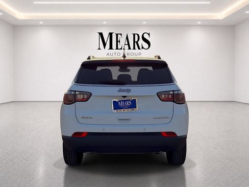 Used 2025 Jeep Compass Limited AWD/4WD image 4