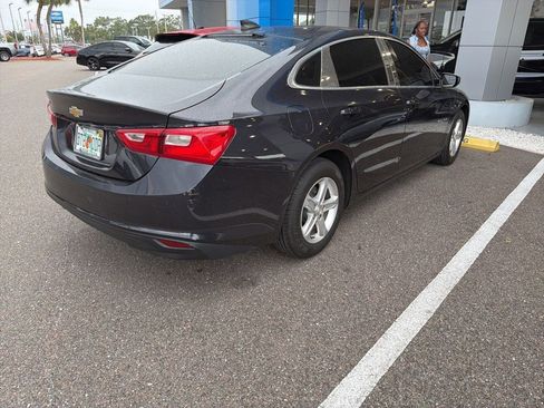 Used 2022 Chevrolet Malibu LS FWD image 4