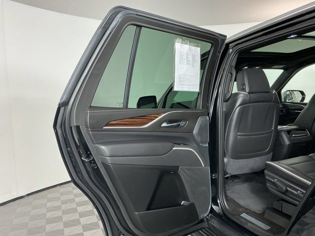 Used 2021 Cadillac Escalade Premium Luxury w/ Heavy-Duty Trailer Package AWD/4WD image 26