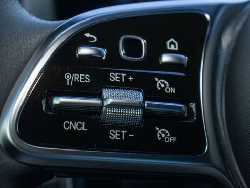 Used 2023 Mercedes-Benz CLA 250 image 27