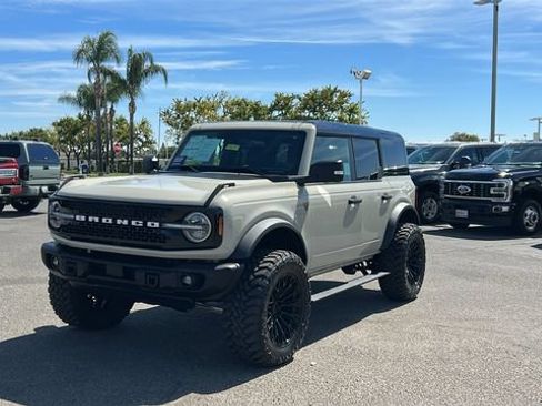 Used 2025 Ford Bronco Badlands AWD/4WD image 8