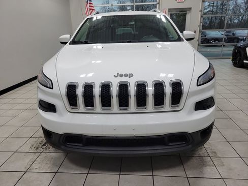 Used 2018 Jeep Cherokee Latitude Plus image 10