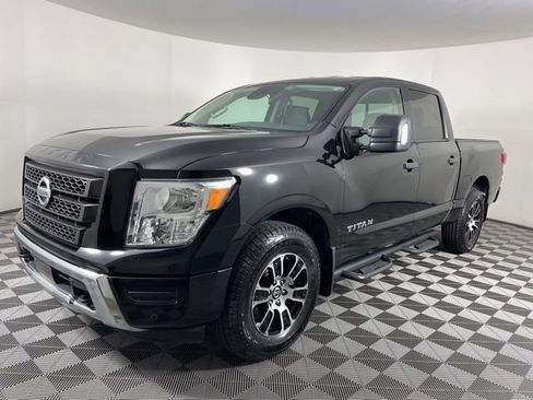 Used 2022 Nissan Titan SV w/ SV Convenience Package AWD/4WD image 6
