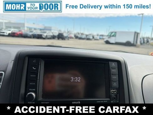 Used 2020 Dodge Grand Caravan SXT image 18