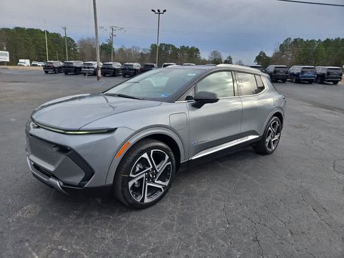 New 2026 Chevrolet Equinox EV LT image 3