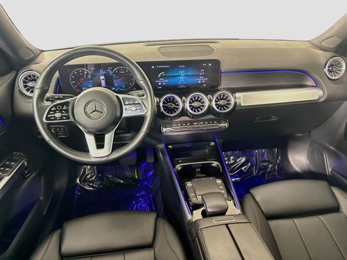 Used 2023 Mercedes-Benz GLB 250 4MATIC w/ Premium Package image 17