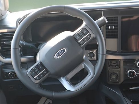 New 2026 Ford F350 Lariat w/ Black Appearance Package image 4