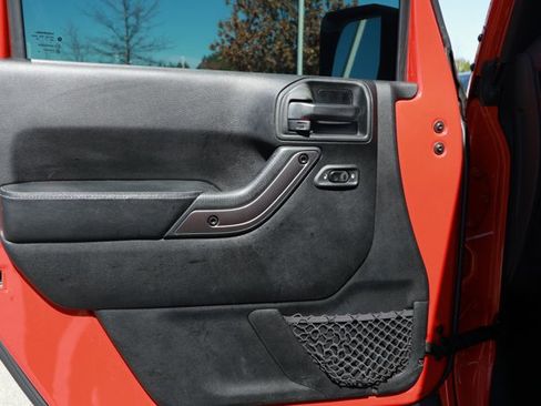 Used 2018 Jeep Wrangler Unlimited Sahara image 18