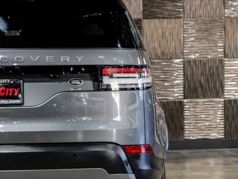 Used 2018 Land Rover Discovery SE AWD/4WD image 48