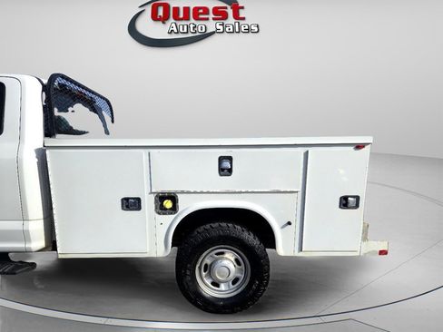 Used 2017 Ford F250 XL w/ Power Equipment Group image 4