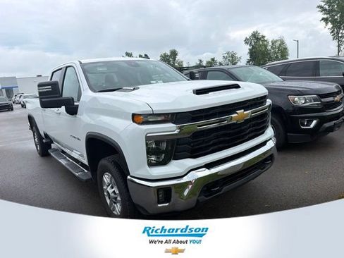 Used 2025 Chevrolet Silverado 2500 LT w/ Convenience Package AWD/4WD image 1