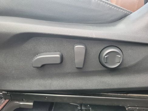 Used 2022 Subaru Forester Touring image 28