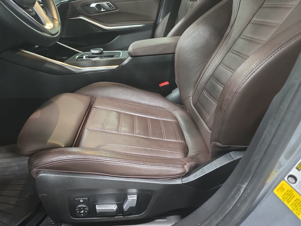 Certified 2023 BMW 330i Sedan w/ Premium Package RWD image 19