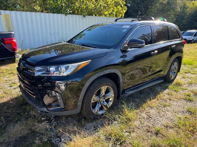 Used 2017 Toyota Highlander Limited Platinum AWD/4WD image 4